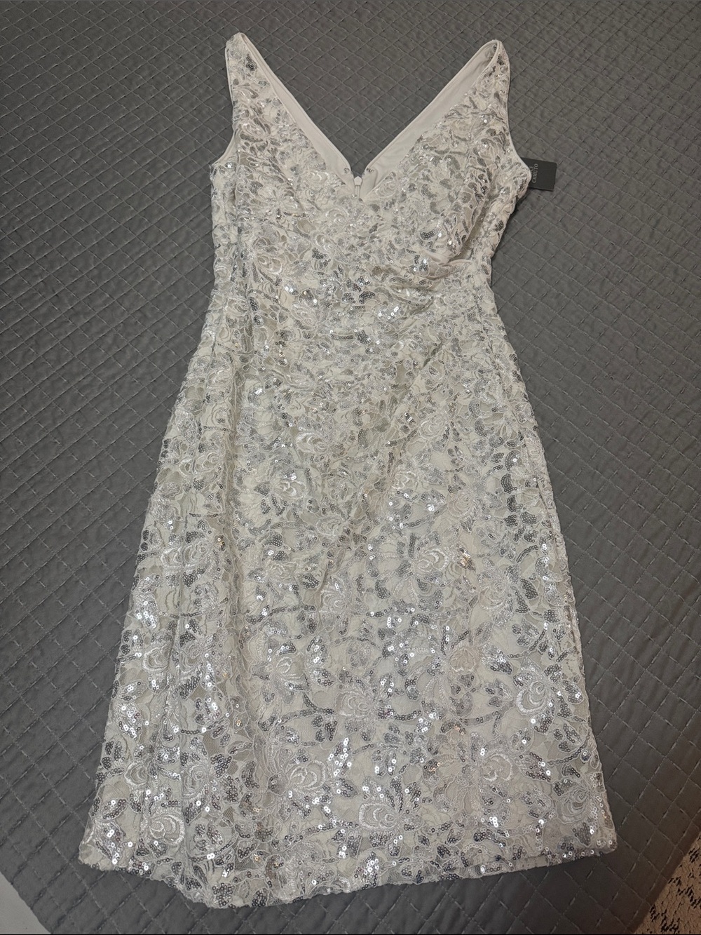 Vince Camuto Ivory Sequin Lace V-Neck Midi Dress